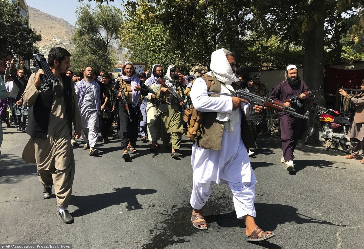 Kolejny zakaz talibów. "Niektórzy zakłócali porządek" / AP Photo/Wali Sabawoon