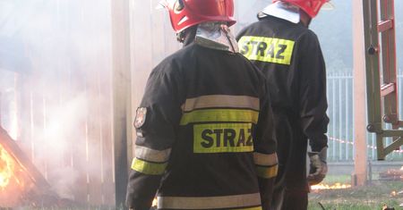 Lockdown. Ewakuacja gości z nieczynnego hotelu. Uciekali przed pożarem