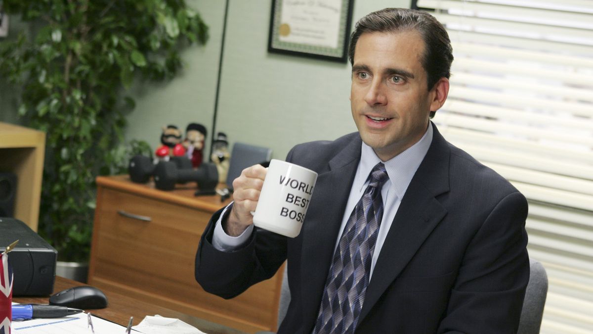 Prof. Karl Moore uważa, że to właśnie osoby "ambiwertyczne" są najlepszymi menedżerami. Na zdjęciu: Steve Carell jako Michael Scott, menedżer regionalny w firmie papierniczej Dunder Mifflin, w kultowym serialu "The Office". Fotografia ma charakter ilustracyjny