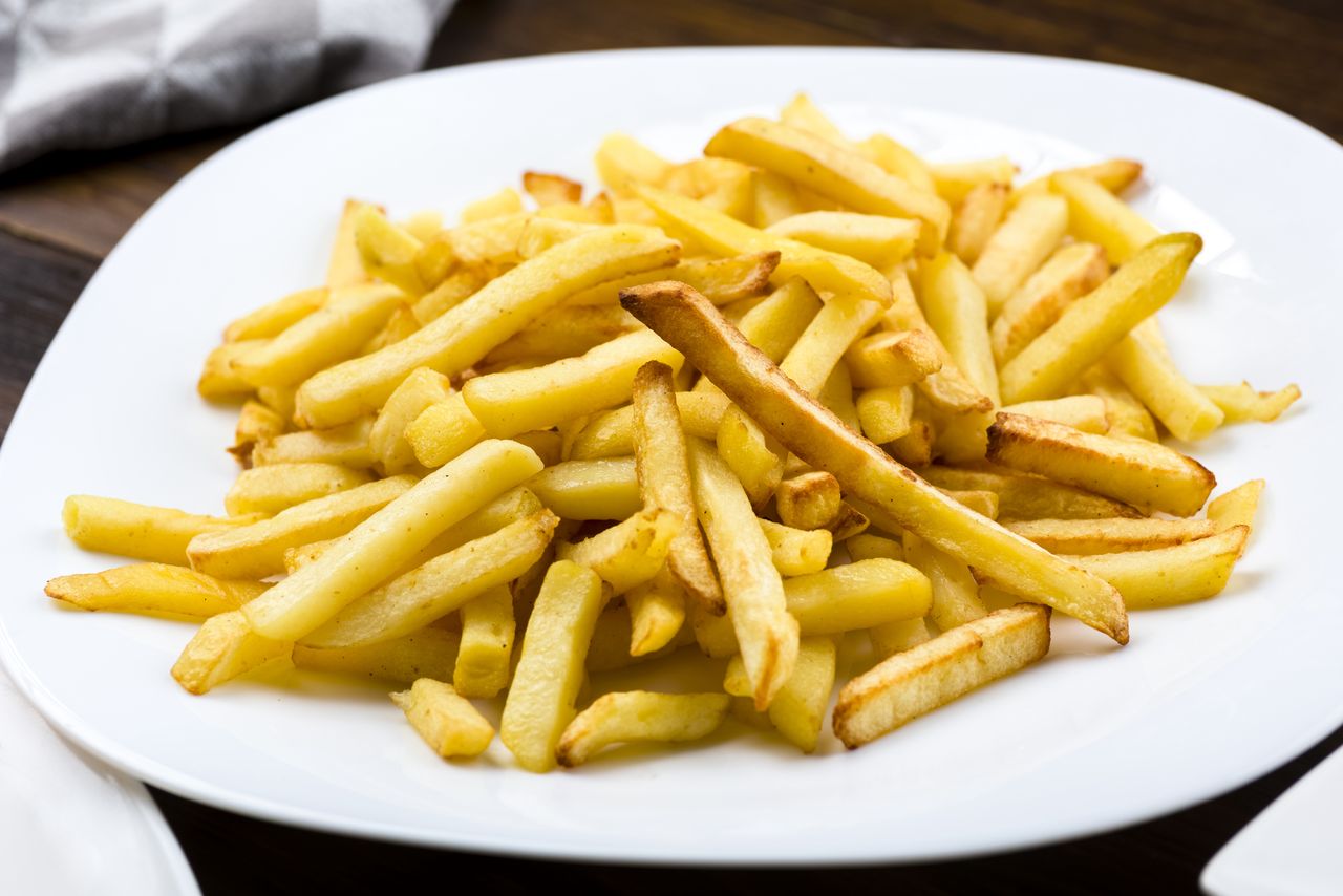 Dodaj odrobinę do smażenia frytek. Tak chrupiących jeszcze nie jadłeś