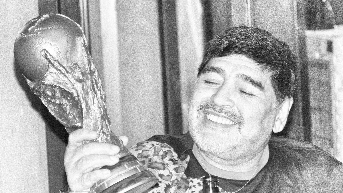 PAP/EPA / Juan Carlos Cruz / Na zdjęciu: Diego Maradona