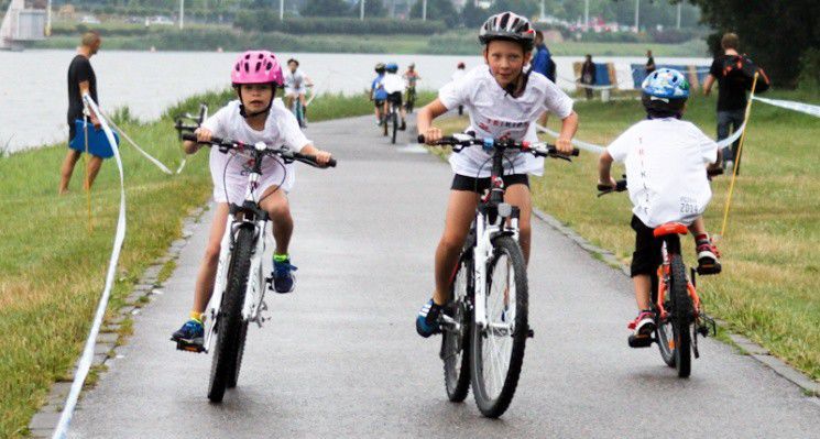 Dziecięcy triathlon nad Maltą