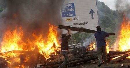 Hiszpania: Starcia górników z policją coraz agresywniejsze