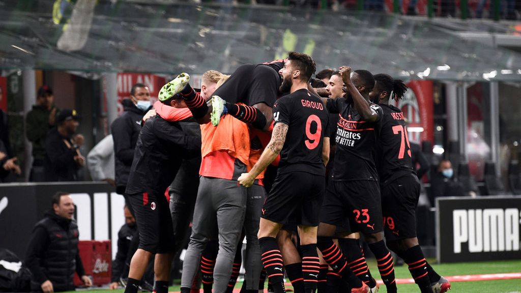 Zdjęcie okładkowe artykułu: Getty Images / Nicolò Campo/LightRocket / Na zdjęciu: piłkarze Milanu