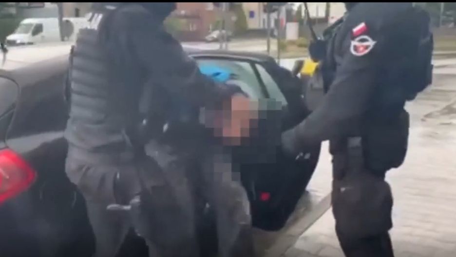 Ostrów Wielkopolski. Policja zatrzymała 27-letniego druha OSP, który podpalał, żeby jego jednostka mogła gasić pożar