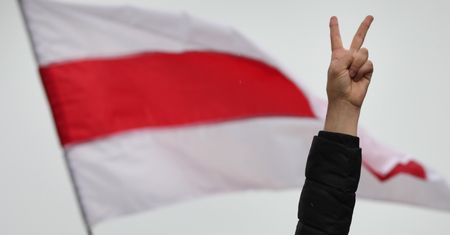 Warszawa. Maszerują w przededniu rocznicy wyborów. Solidarni z Białorusią