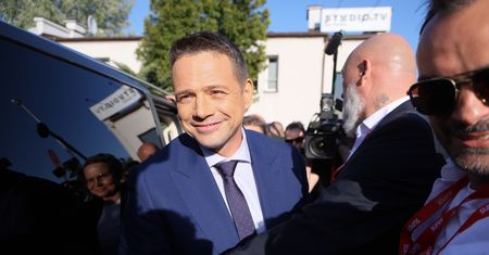 Patologie w państwowych spółkach. Pierwsze pytania na debacie do Trzaskowskiego