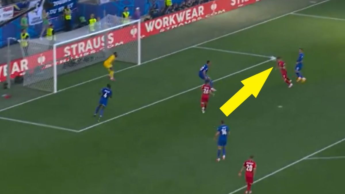 Zdjęcie okładkowe artykułu: Twitter / TVP Sport / Robert Lewandowski blisko zdobycia gola w pierwszej połowie meczu z Francją