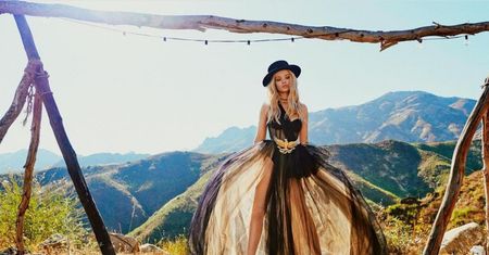 Różowo jej. Ogromna metamorfoza Dove Cameron