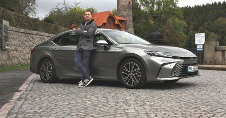 Pierwsza jazda: Toyota Camry – dopracowany mistrz oszczędzania