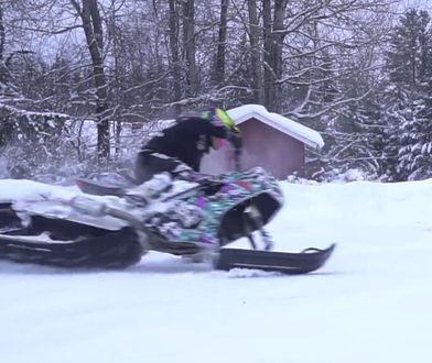 Skrzyżowanie motocykla z czołgiem. 170-konna bestia idealna na śnieg