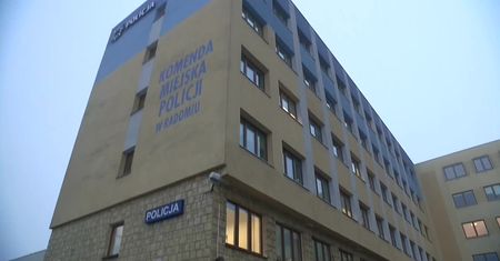 Pieszy potrącony przez wyprzedzające auto. Za kierownicą zastępca komendanta radomskiej policji