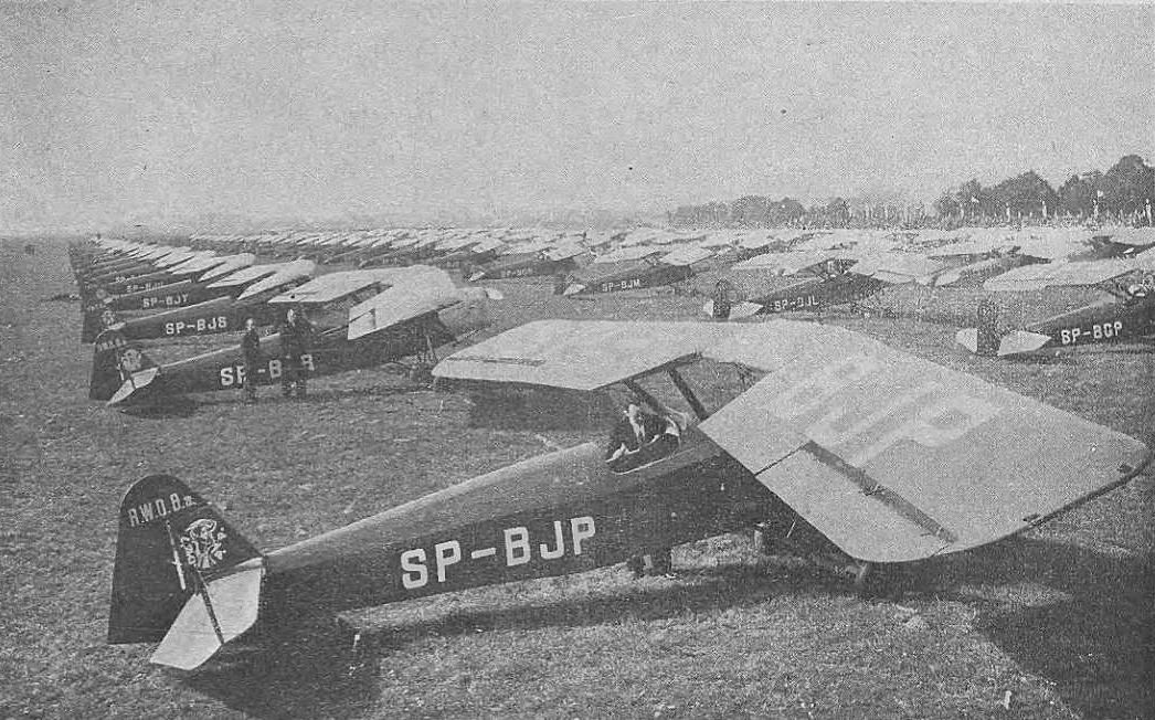 126 samolotów RWD-8 ofiarowanych przez społeczeństwo na rzecz armii (1937)