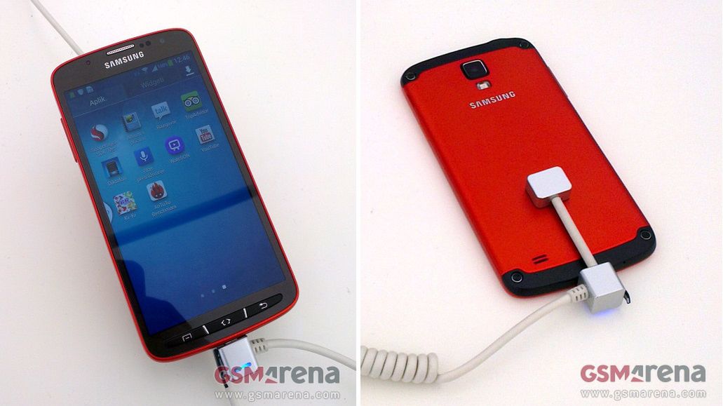 Dzień samsungowych wycieków: Galaxy S4 Active na zdjęciach, Android 4.2 dla Galaxy S III i Galaxy S4 Mega 1