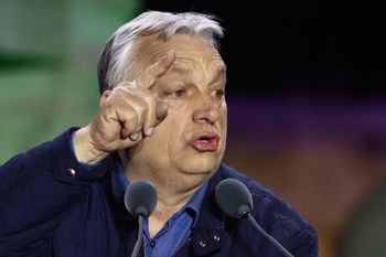 Tysiące inwigilowanych Węgrów. Rząd Orbána wydał prawie 19 tys. zgód na podsłuchy