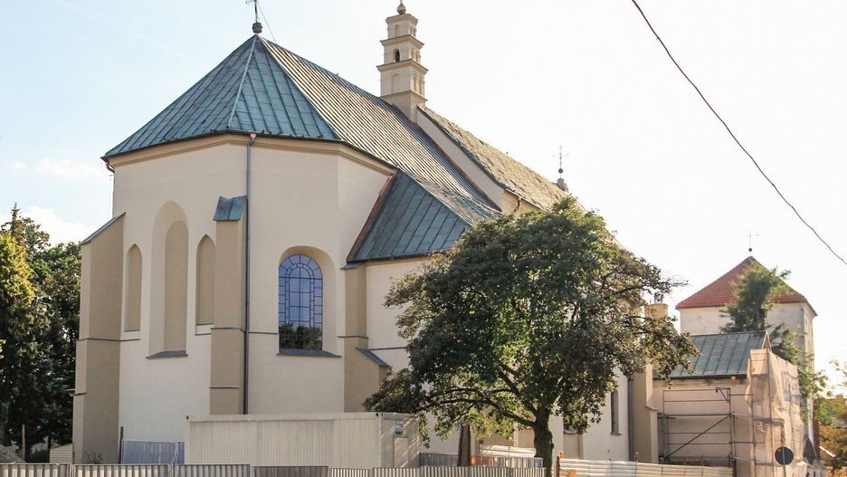 Na zdjęciach kościół pw. św. Andrzeja Apostoła w Łęczycy