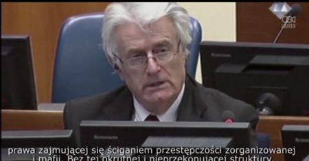 Oskarżony o zbrodnię ludobójstwa Karadzic utrzymuje, że jest niewinny