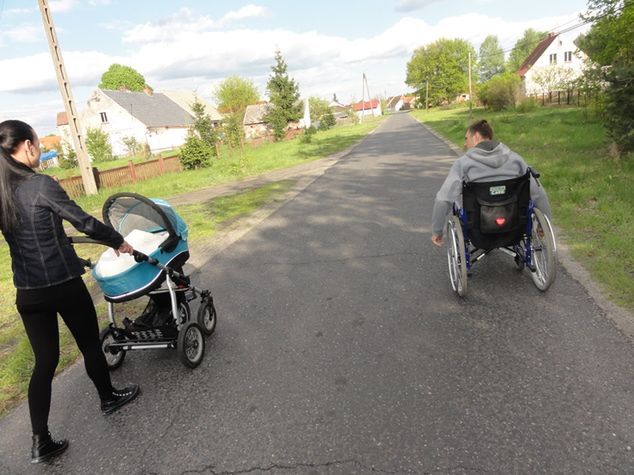 Oleksy przez dwa lata po wypadku poruszał się na wózku inwalidzkim. Przytył ponad 40 kilogramów