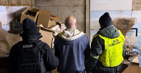 "Fabryka papierosów w garażu pod Warszawą" – CBŚP i celnicy rozbili nielegalną wytwórnię, zabezpieczyli towar za prawie 700 tys. zł