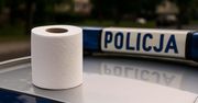 Weszli do sklepu przez okno po papier toaletowy. Złapała ich policja