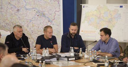 Burza po ogłoszeniu dopłat do kas fiskalnych dla powodzian. "Kpina w żywe oczy"