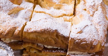 Smakuje jak u mamy. Sprawdzony przepis na domową karpatkę