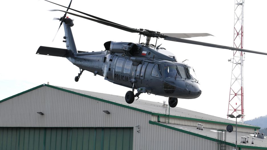 Należący do policji śmigłowiec Black Hawk S-70i