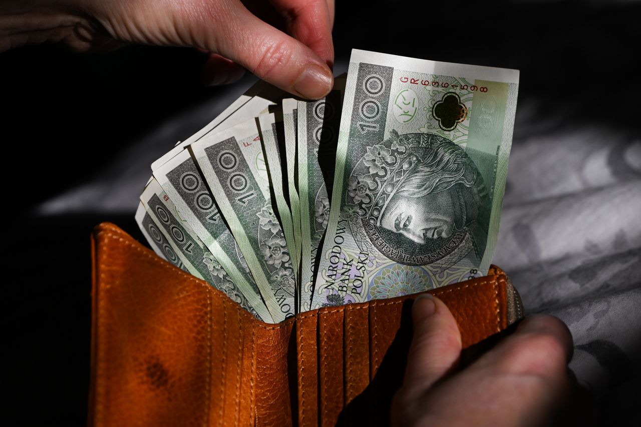 Na co oszczędzają Polacy? Ponad połowa wskazała tę odpowiedź