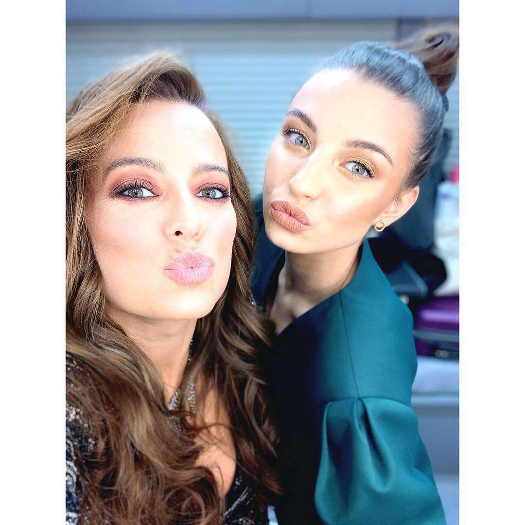 Anna Mucha i Julia Wieniawa na planie filmowym