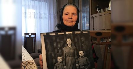 Mężczyzna znalazł zdjęcia sprzed 50 lat i postanowił odnaleźć ich bohaterów. Udało mu się!