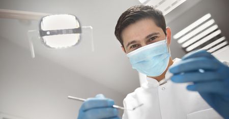 Turystyka dentystyczna Polaków. Tu jeżdżą po plomby za 50 zł