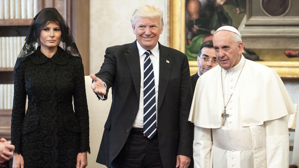 Donald Trump i papież Franciszek w 2017 roku