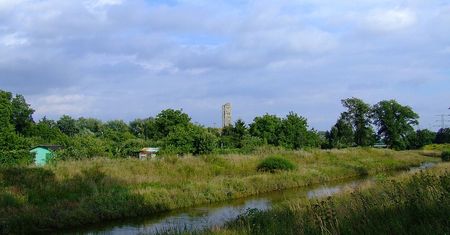 Wrocław. Rzeka Ślęza zmieniła kolor na żółty. Służby już badają sprawę