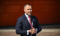 "Skandaliczne wydarzenia". Nawrocki o banderowskiej fladze na koncercie