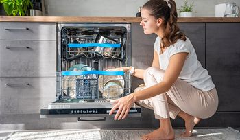 Zmywarka 45 czy 60 cm? Ten wybór może zaskoczyć wielu Polaków