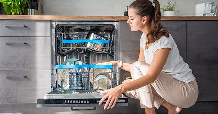 Zmywarka 45 czy 60 cm? Ten wybór może zaskoczyć wielu Polaków