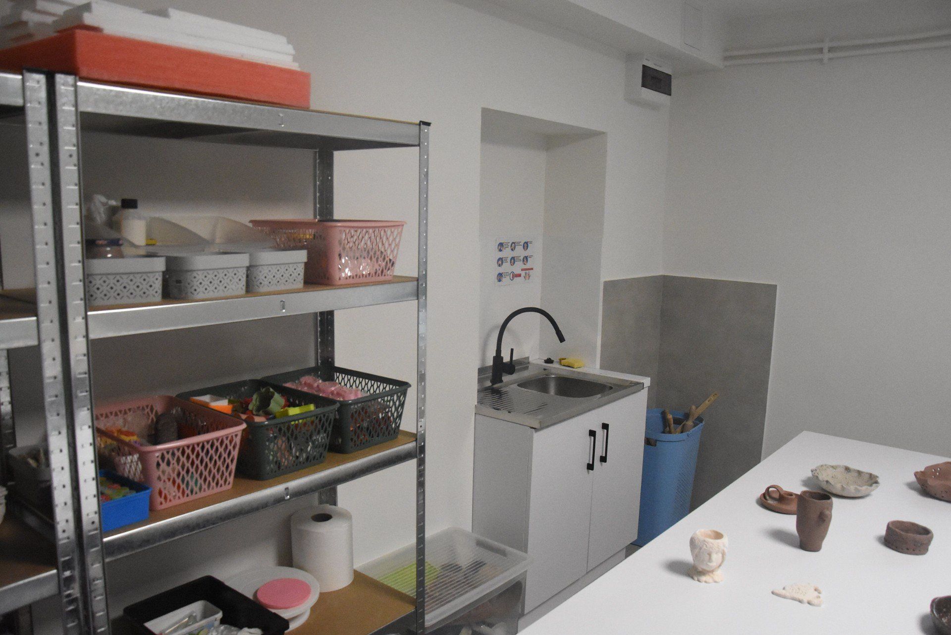 Nowa przestrzeń w Śremskim Ośrodku Kultury. Oficjalnie otwarto pracownię ceramiczną [zdjęcia]