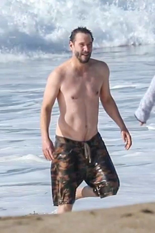 Keanu Reeves przyłapany na plaży w Malibu