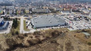 Koniec prac przy budowie nowego pasażu handlowego w Olkuszu? Roboty zostały wstrzymane na początkowym etapie. Poszło o oczko wodne