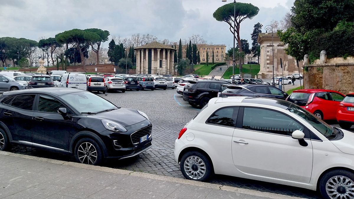 Za granicą z pozoru niewinne zachowanie może skutkować mandatem