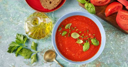 Zupa krem z pomidorów – klasyczna i aromatyczna