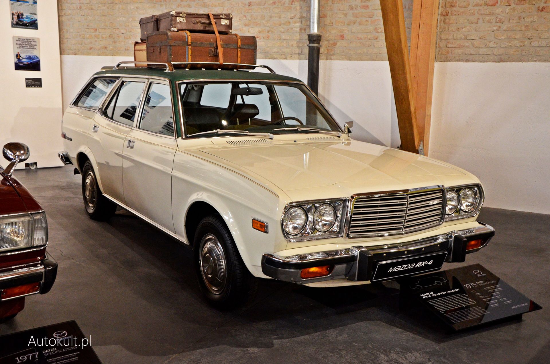 Silnik Wankla gościł nie tylko pod maską aut sportowych i kompaktowych. Również w tym potężnym kombi, zbudowanym na styl amerykański. To model RX-4 z 1975 roku.