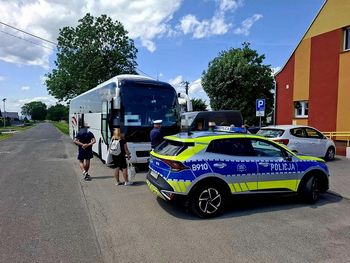 Jawor: Kierowca bez uprawnień chciał zawieźć dzieci do Chorwacji