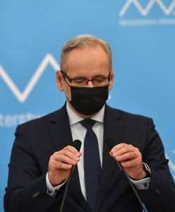 "To żenujące". Burza po konferencji Niedzielskiego