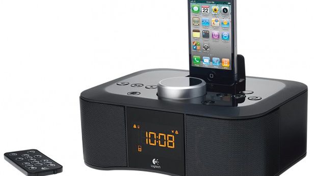 Clock Radio Dock S400i pozwala obudzić się i zasnąć przy ulubionej muzyce 1