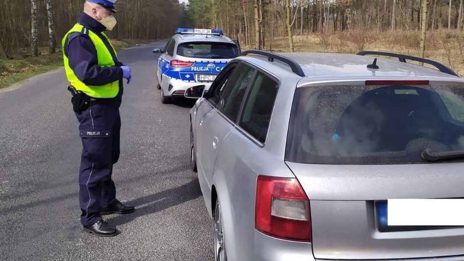 Policja znalazła ukradziony samochód firmy kurierskiej