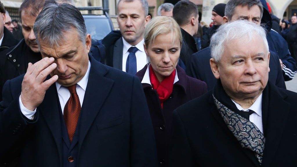 Viktor Orban (z lewej) i Jarosław Kaczyński (z prawej)