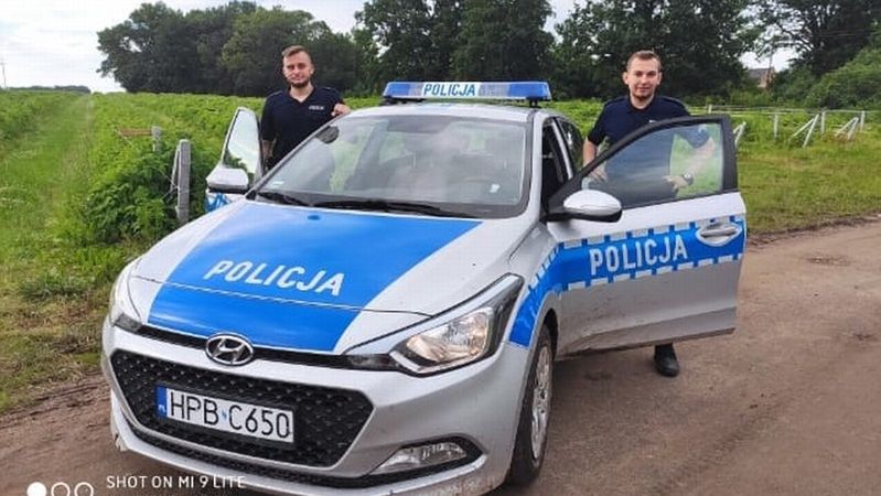 Dolny Śląsk. Mężczyzna rażony piorunem. Uratowali go policjanci