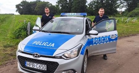 Dolny Śląsk. Mężczyzna rażony piorunem. Uratowali go policjanci