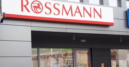 Ostatnie godziny promocji w Rossmannie. Tusz do rzęs za 39,99 zł zamiast 79,99 zł